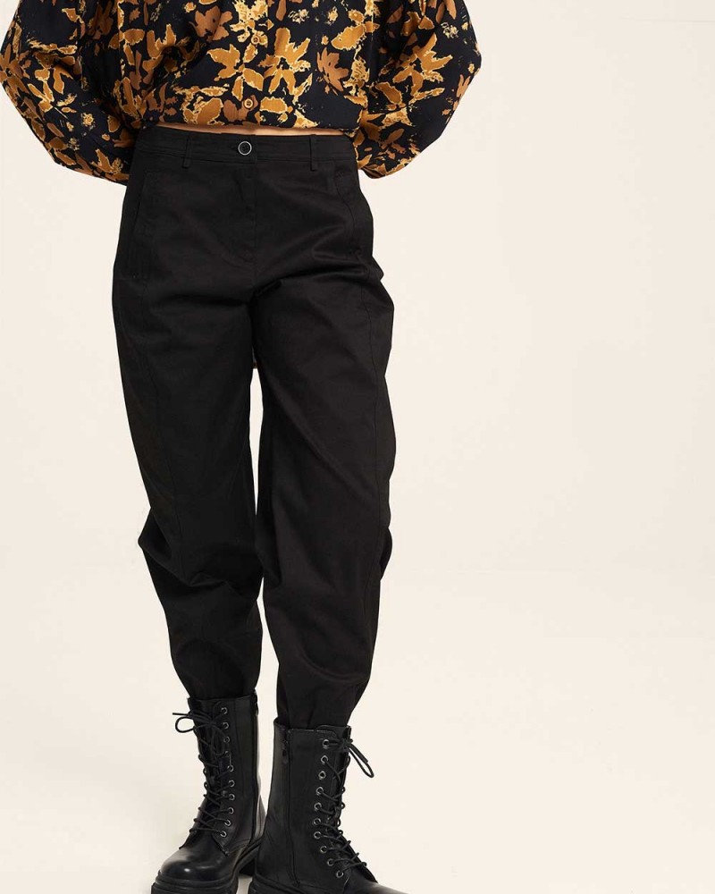 Παντελόνι Μακρύ Σε Άνετη Γραμμή -Μαύρο- 23-24-202