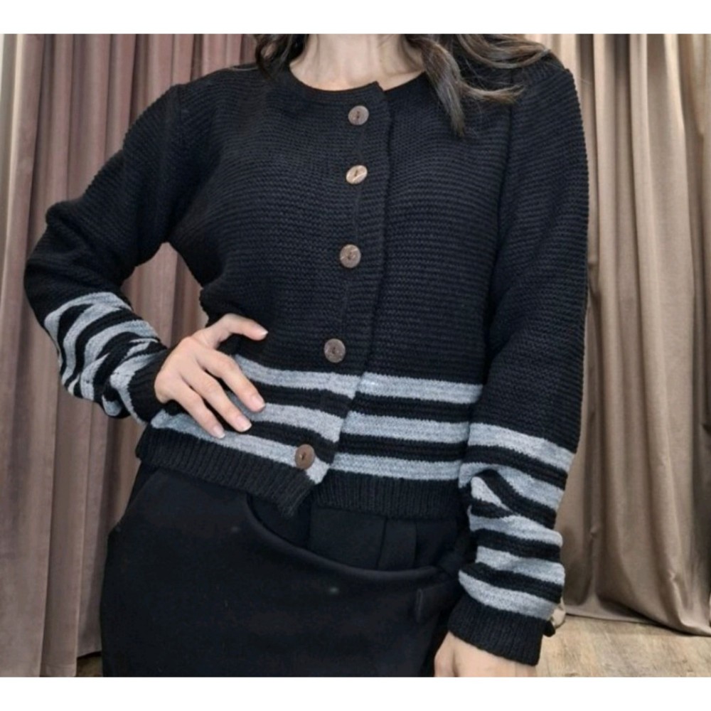 Πλεκτή Ζακέτα Με Ρίγες και Κουμπιά -Μαύρο -
