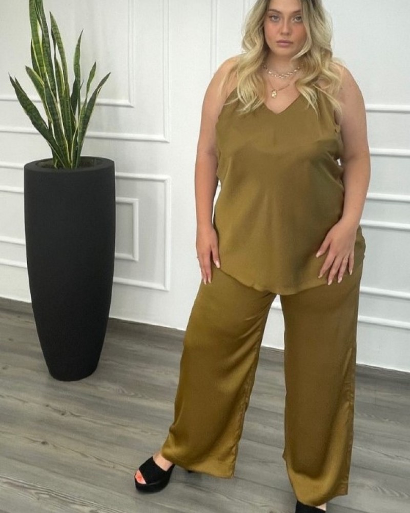 Παντελόνα Μονόχρωμη Σατέν Με Ζώνη Plus Size -Χρυσαφί- 28112