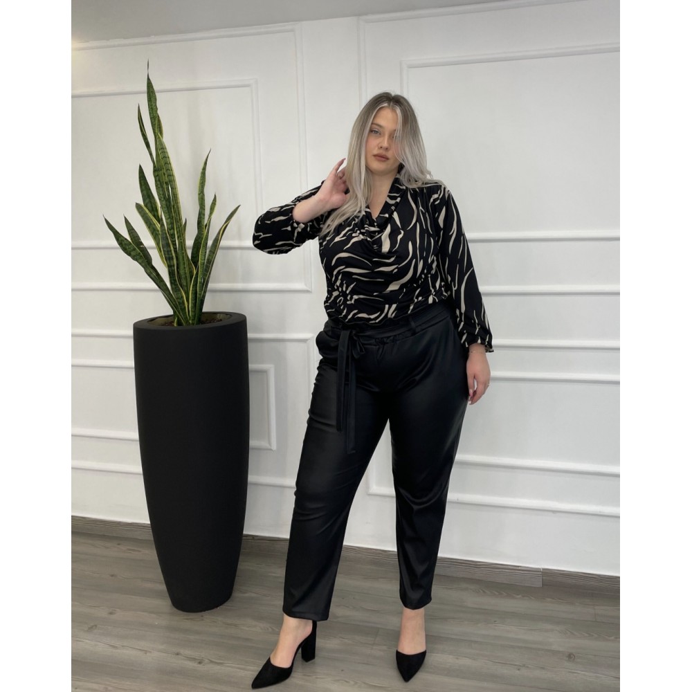 Παντελόνι Δερματίνη Με Ζώνη Plus Size -Μαύρο- 28126