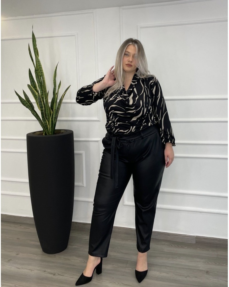 Παντελόνι Δερματίνη Με Ζώνη Plus Size -Μαύρο- 28126