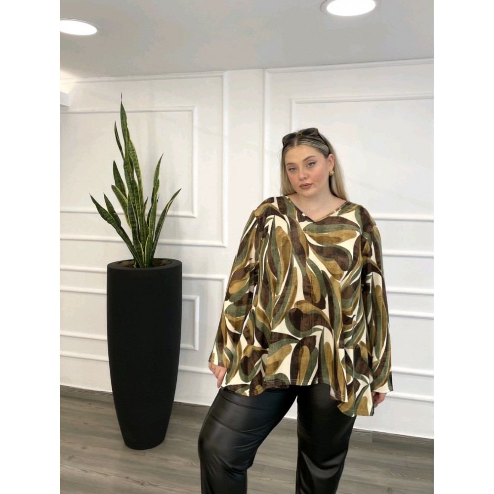 Μπλούζα Πλεκτή Με V Και Μύτες Plus Size -Εμπριμέ- 28547