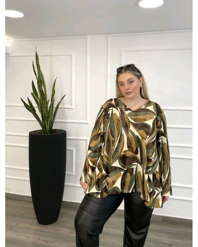 Μπλούζα Πλεκτή Με V Και Μύτες Plus Size -Εμπριμέ- 28547
