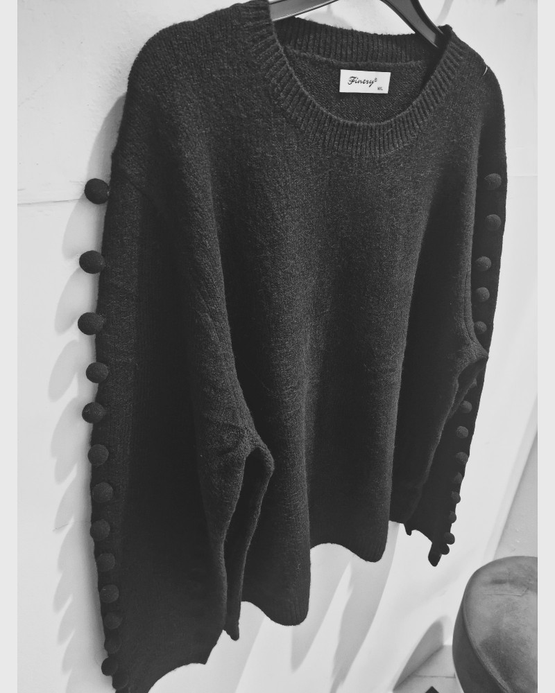 Πλεκτή Mπλούζα Πουλόβερ με Pon pon στα Μανίκια -Μαύρο- 